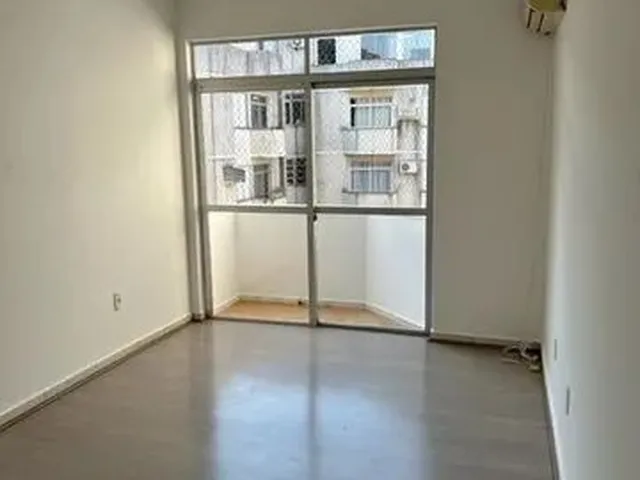 Imagem 3: Apto de 01 Dormitório, Bwc Completo, Sala com Sacada, Cozinha com Pia e Armário Aéreo