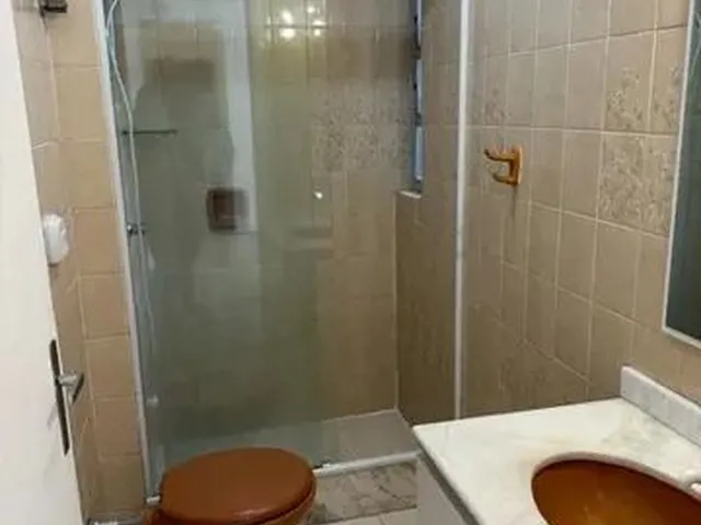 Imagem 1: Apto de 01 Dormitório, Bwc Completo, Sala com Sacada, Cozinha com Pia e Armário Aéreo