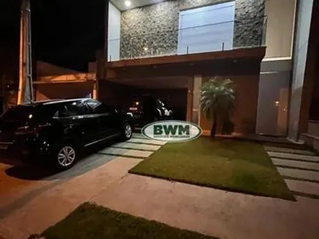 Imagem: A casa em condomínio possui 4 Dormitórios, 4 Banheiros, 4