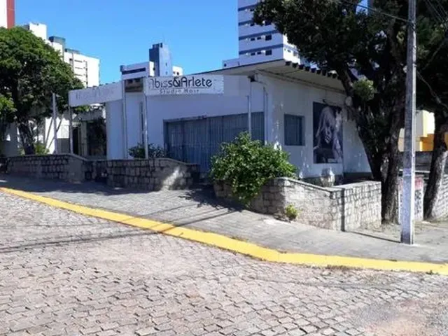 Imagem: Casa com 4 Dormitórios À Venda, 200 M²