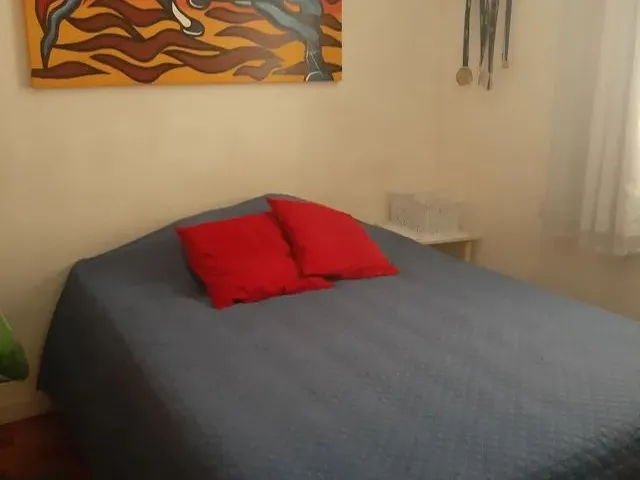Imagem: Alugo Quarto Somente para Mulheres - Segunda