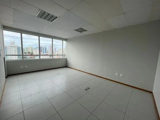 Imagem: J-Sala para Venda Possui 32 Metros Quadrados