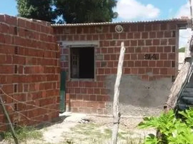Imagem: A casa possui 1 Dormitório, 1 Banheiro e está localizado