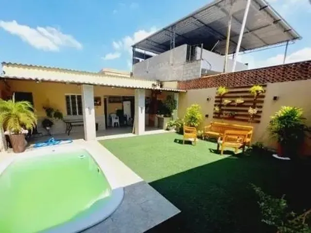 Imagem: Casa no Tanque com 3 Quartos e Piscina