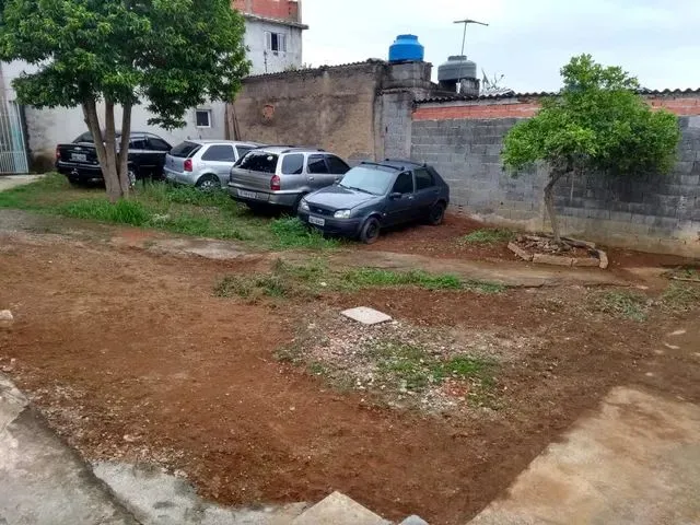 Imagem: 4 Casas Mais Um Salão Comercial