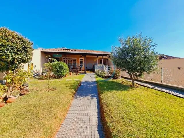 Imagem: Casa Residencial com 3 Quartos À Venda