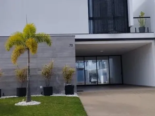 Imagem: A casa em condomínio possui 3 Dormitórios, 3 Suítes, 2