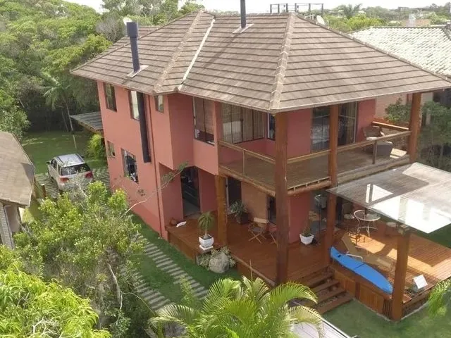 Imagem: Casa com 280 M² e 03 Dormitório em Condomínio