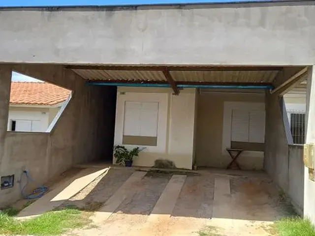 Imagem: Casa de 2/4 com Garagem Coberta pra Alugar