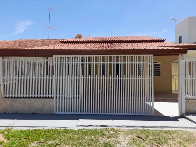 Imagem: Casa Nova de 3 Quartos com 2 Vagas em Excelente