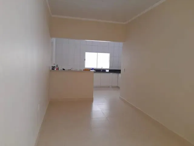Imagem 2: Casa Nova de 3 Quartos com 2 Vagas em Excelente Localização em Sobradinho