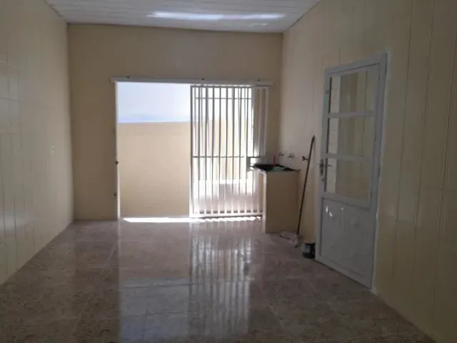 Imagem 4: Casa Nova de 3 Quartos com 2 Vagas em Excelente Localização em Sobradinho