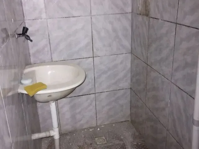 Imagem 4: Aluga-Se Kitnet. 1 Banheiro