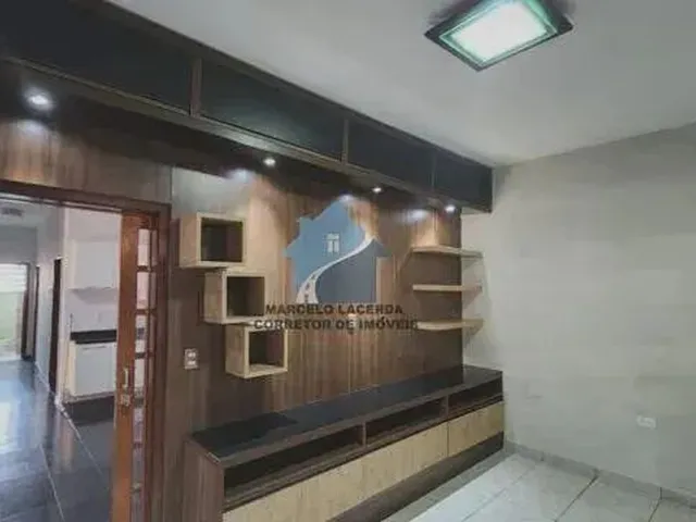 Imagem 10: São Jorge. Alugo Casa com 250M2, 3 Quartos Sendo 1 Suite, Sala para 2 Ambientes e 2
