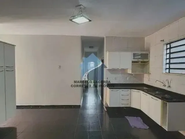 Imagem 12: São Jorge. Alugo Casa com 250M2, 3 Quartos Sendo 1 Suite, Sala para 2 Ambientes e 2