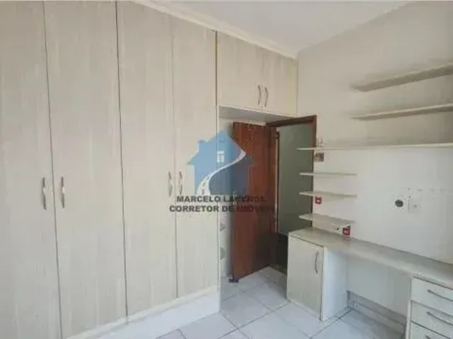 Imagem 7: São Jorge. Alugo Casa com 250M2, 3 Quartos Sendo 1 Suite, Sala para 2 Ambientes e 2