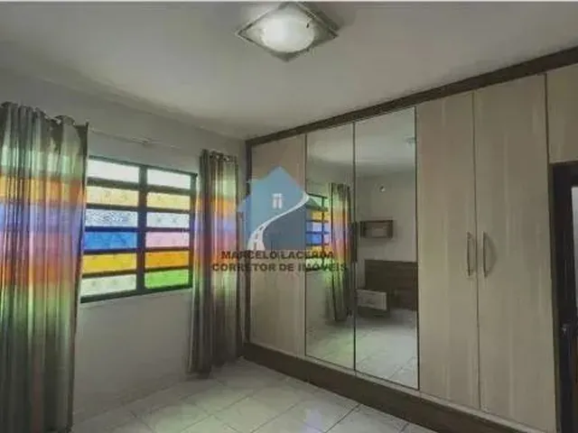 Imagem 15: São Jorge. Alugo Casa com 250M2, 3 Quartos Sendo 1 Suite, Sala para 2 Ambientes e 2