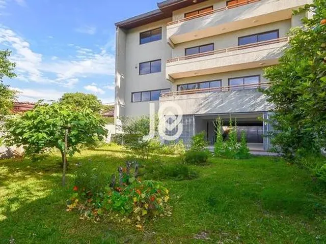 Imagem: Casa com 4 Quartos Ao Lado do Parque Barigui