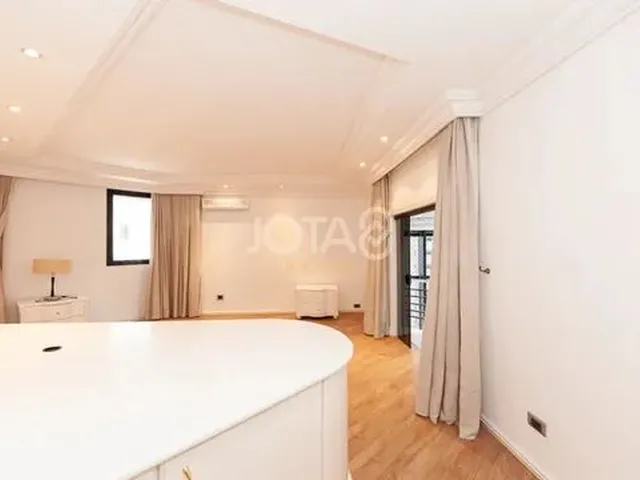 Imagem 14: Duplex com 5 Dormitórios e Muita Exclusividade no Batel Duplex com 5 Dormitórios No