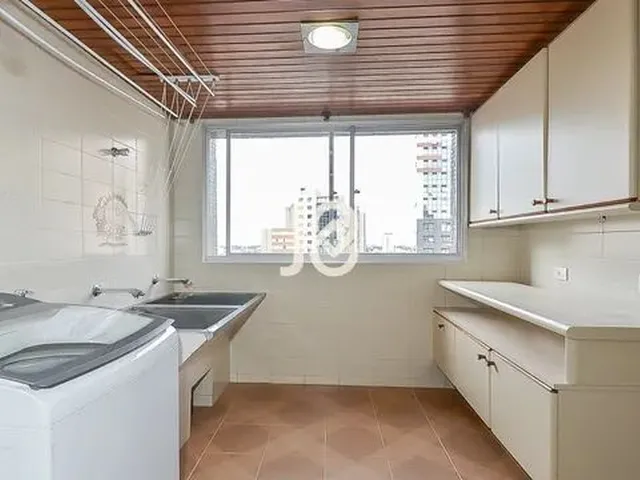 Imagem 1: Apartamento em Localização Privilegiada no Batel! Apartamento em Localização