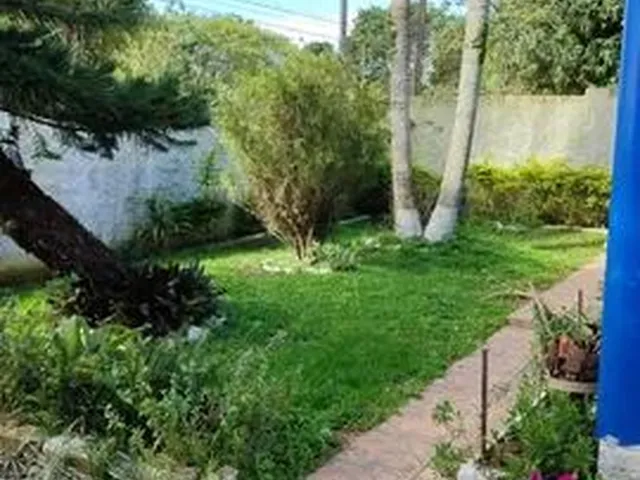 Imagem: Terreno com Duas Casas