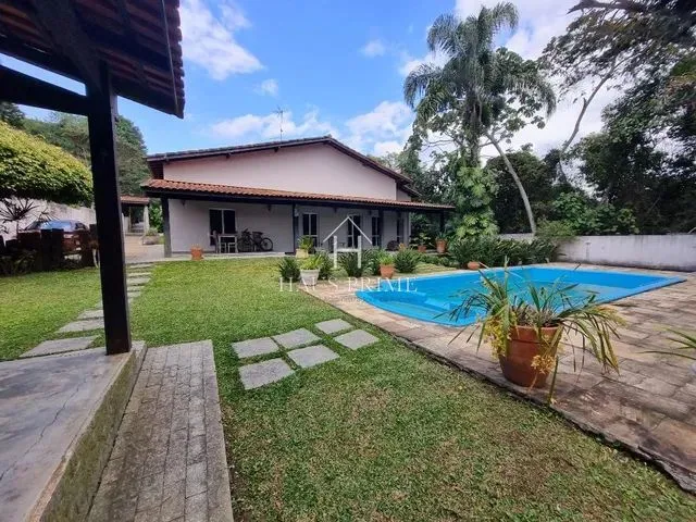Imagem: A casa em condomínio possui 4 Dormitórios, 1 Suíte, 2
