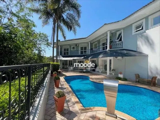 Imagem: Casa com 4 Quartos e 7 Banheiros À Venda