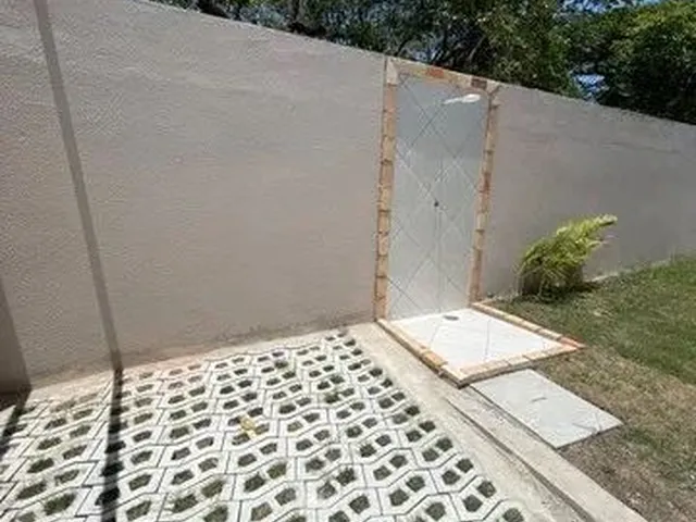 Imagem 2: Casa para Venda Possui 77 Metros Quadrados com 2 Quartos em Centro - Caucaia - Ce