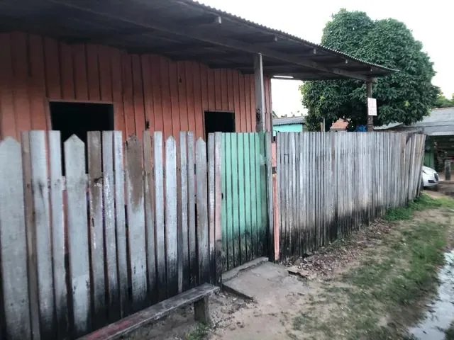 Imagem: Vendo Terreno com Casa de Madeira