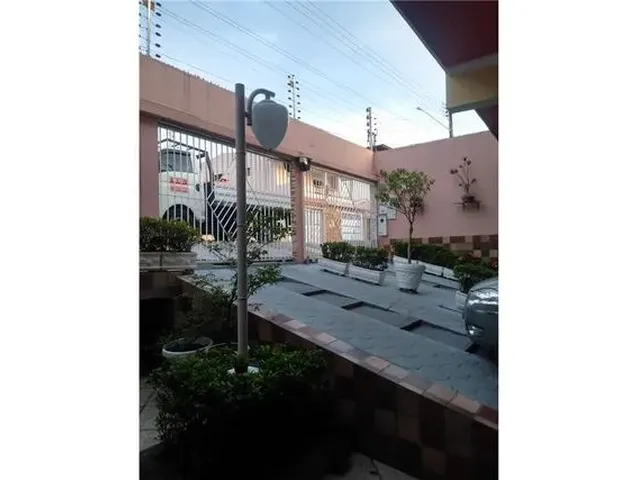 Imagem: Casa com 3 Pisos no Bairro Petropolis