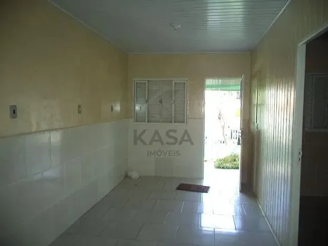 Imagem 5: Ótima Casa Mista com 02 Dormitórios, Sala de Estar, Cozinha, Banheiro Social, Área De