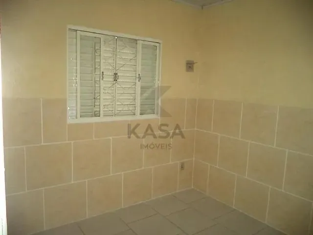 Imagem 14: Ótima Casa Mista com 02 Dormitórios, Sala de Estar, Cozinha, Banheiro Social, Área De