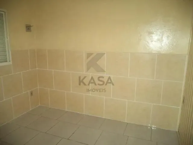Imagem 13: Ótima Casa Mista com 02 Dormitórios, Sala de Estar, Cozinha, Banheiro Social, Área De