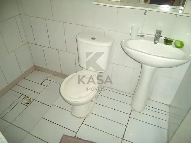 Imagem 12: Ótima Casa Mista com 02 Dormitórios, Sala de Estar, Cozinha, Banheiro Social, Área De