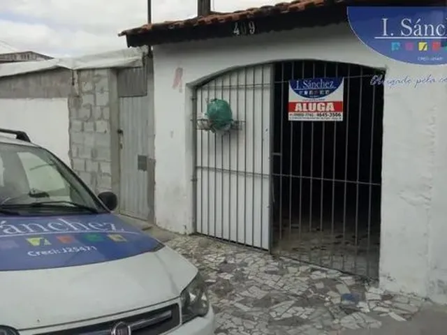 Imagem: A casa possui 1 Dormitório, 1 Banheiro, 1 Vaga na garagem,