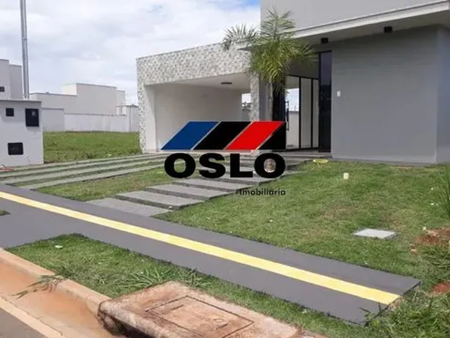 Imagem: A casa em condomínio possui 3 Dormitórios, 2 Suítes, 3