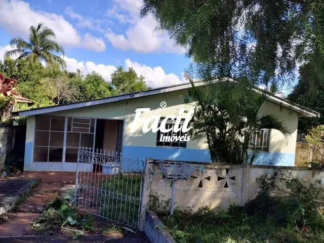 Imagem: Casa Á Venda com Amplo Terreno