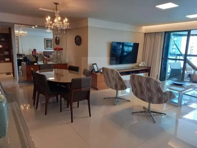 Imagem: O apartamento possui 3 Dormitórios, 3 Suítes, 4