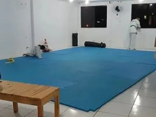 Imagem: Vendo Ou Alugo Sala Comercial em Itapuã