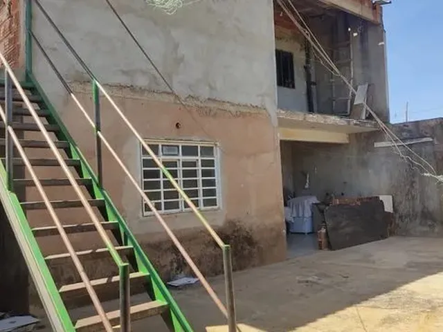 Imagem 8: A Venda, Sobrado de 210M2, 05 Quartos, Sendo 02 Suítes, Só 290.000