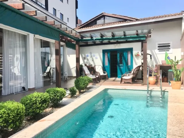 Imagem: Casa Térrea com Piscina, Jardim e Edícula