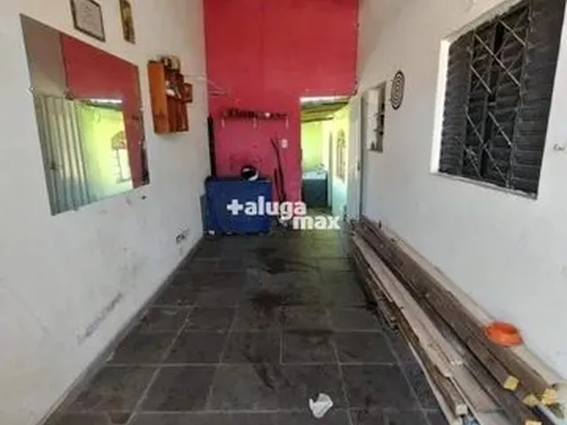 Imagem: 01 Casas Residencial com 05 Barracões a