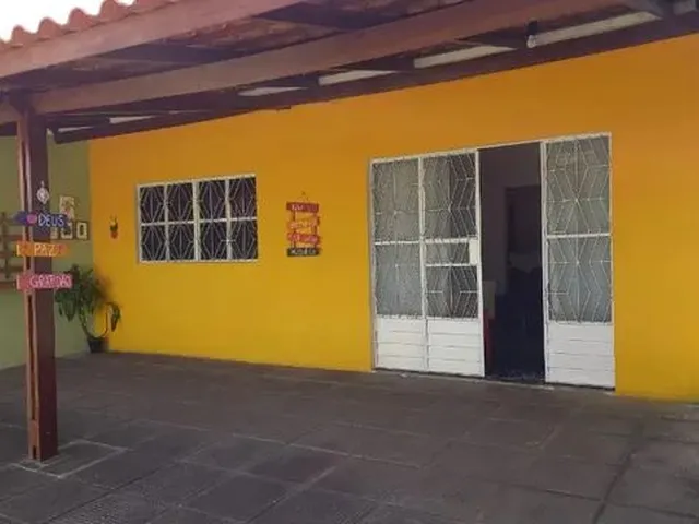 Imagem: A casa possui 4 Dormitórios, 2 Suítes, 3 Banheiros, 3