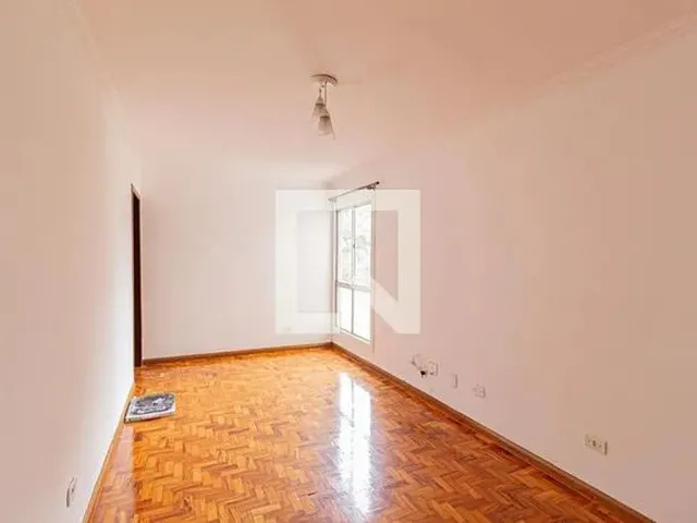 Imagem: O apartamento possui 3 Dormitórios, 1 Banheiro, 1 Vaga na