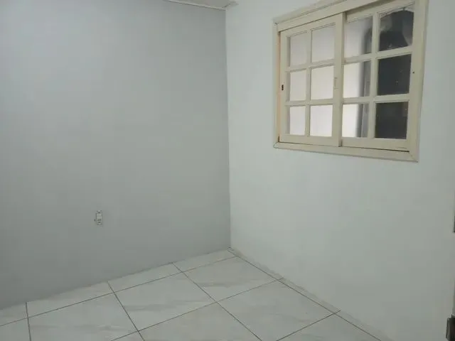 Imagem 2: Casa para Aluguel com 90 Metros Quadrados com 3 Quartos em Mato Grande - Canoas - Rs