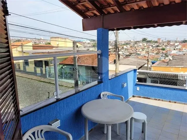 Imagem: Sobrado 2 Dormitórios com Varanda e Churrasqueira