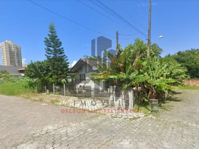 Imagem: 3 Casas no Terreno a Venda na Cidade de