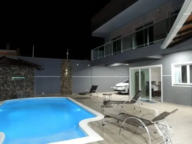 Imagem: Sobrado com Piscina Praia de Leste 16 Pessoas