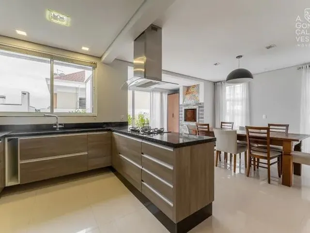 Imagem 13: Casa com 3 Suítes + Estar Intimo para Locação, 250 M² de Área Privativa Em