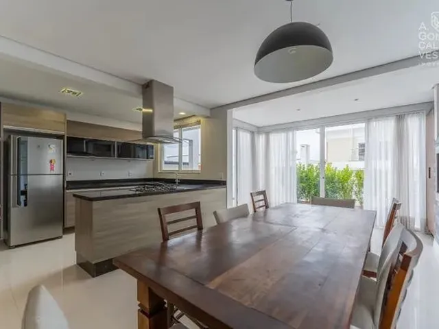 Imagem 10: Casa com 3 Suítes + Estar Intimo para Locação, 250 M² de Área Privativa Em
